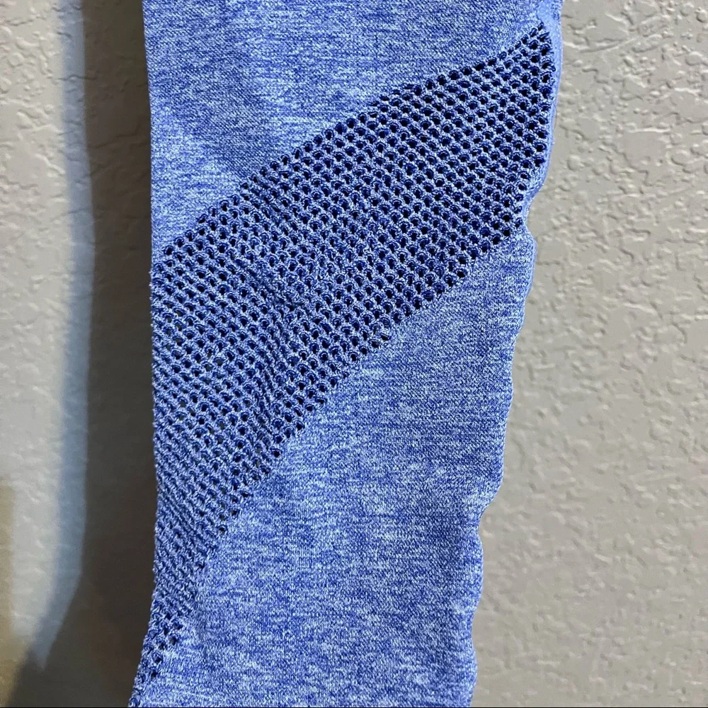 SOLD đźš« High Rise Seamless Leggings - Picture 4 of 12